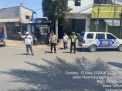 Polsek Semampir Siaga di Jalan Karang Tembok untuk Antisipasi Rombongan PSHW