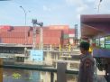 Polsek Asemrowo Melaksanakan Pengecekan Debit Air Sungai Balong II, Terpantau Masih Aman