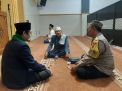 Bhabinkamtibmas Perak Melaksanakan Kegiatan Jumat Berkah di Masjid Roudatul Jannah