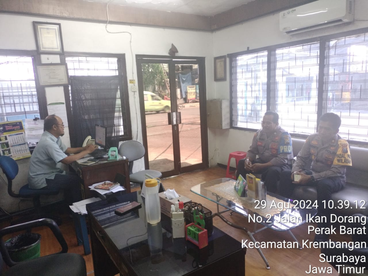 Kapolsek Krembangan dan Pawas Krembangan 18 Laksanakan Sambang di PT Ikan Dorang, Sosialisasikan Pil