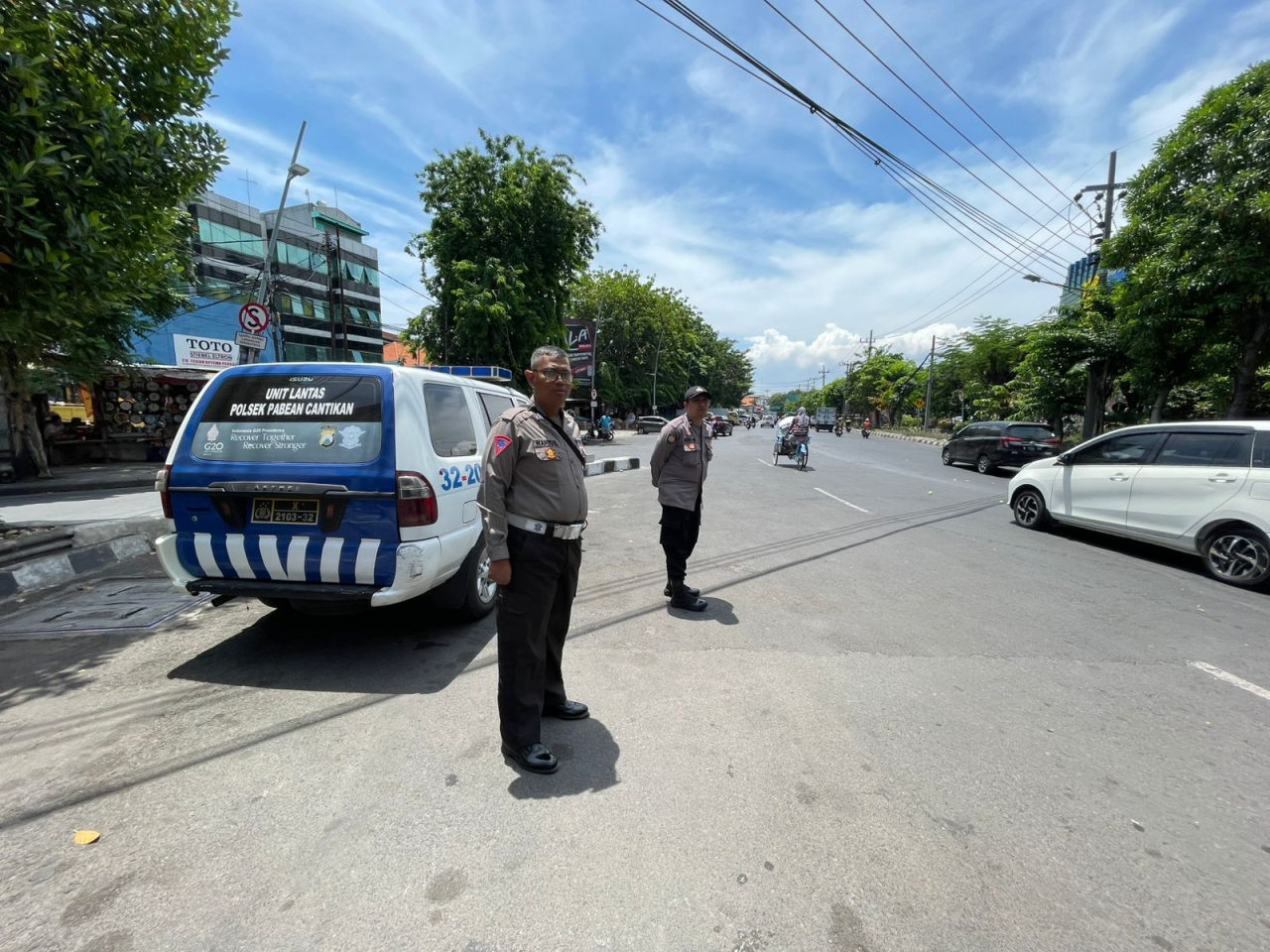 Patroli Harkamtibmas oleh Polsek Pabean Cantikan di Jalan Bunguran