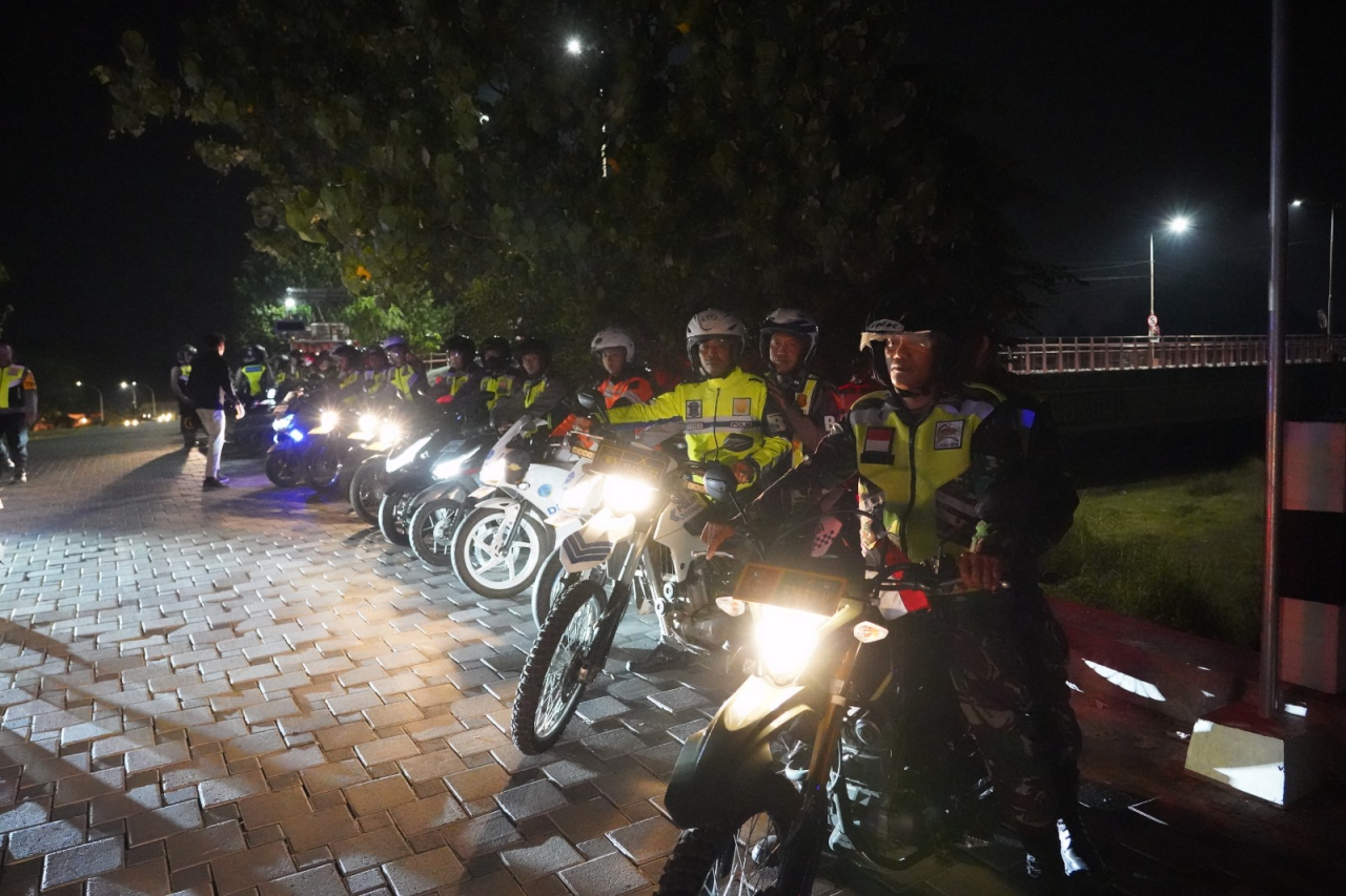 Sinegitas Polres Mojokerto Kota bersama Kodim 0815 Patroli Jaga Kamtibmas Tahapan Kampanye Pilkada 2024