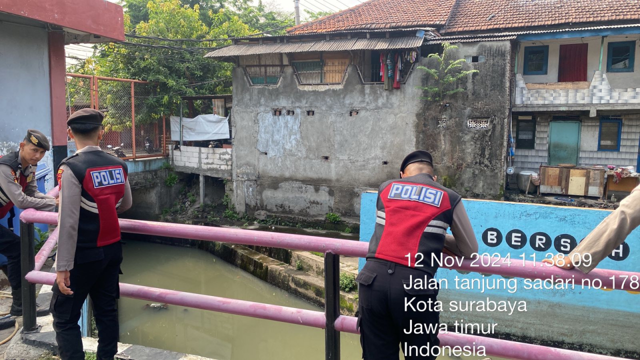 Polsek Krembangan Laksanakan Pengecekan Debit Air di Rumah Pompa Tanjung Sadari, Antisipasi Potensi Banjir