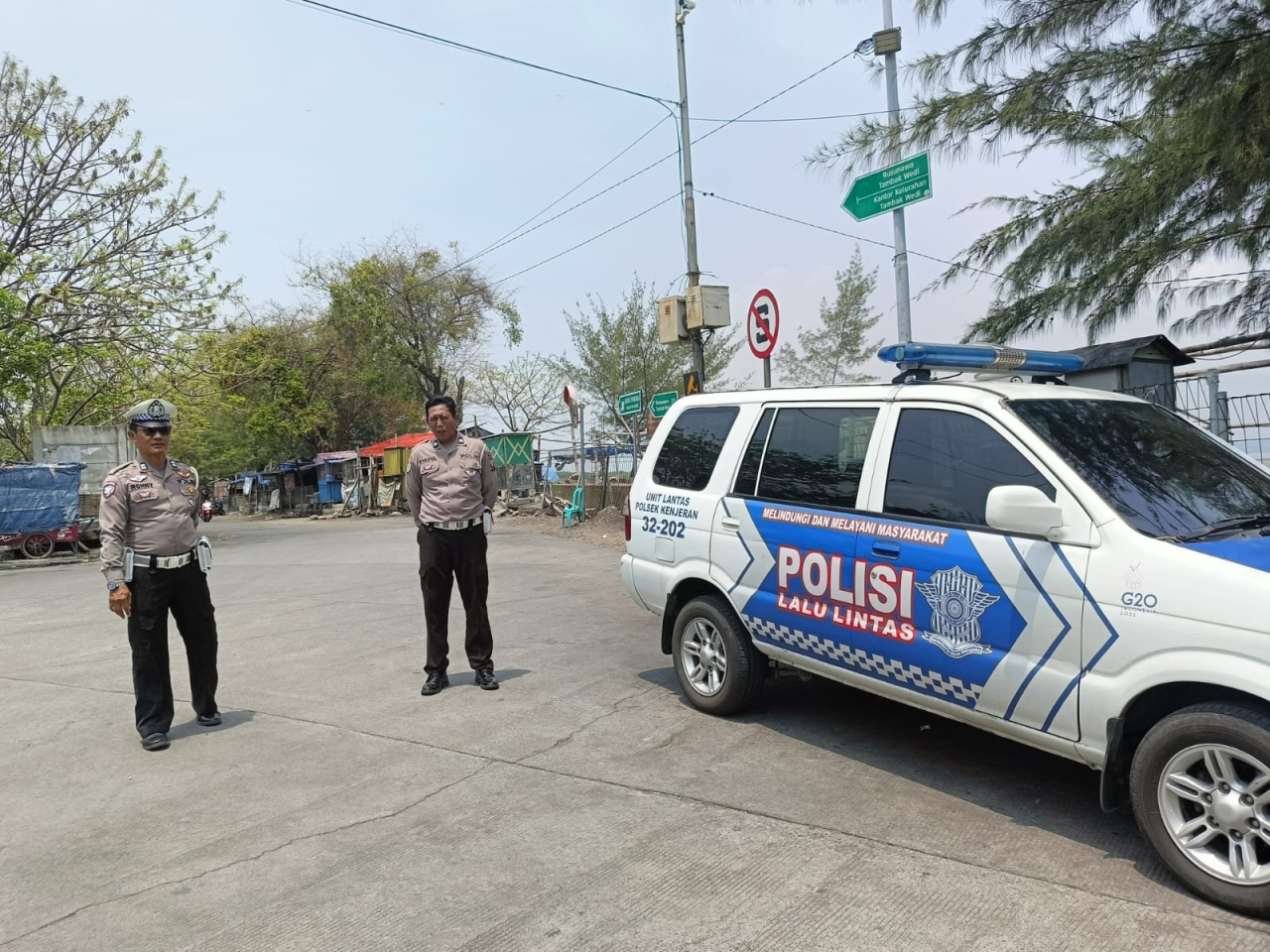 Patroli Pemantauan 3 Cepu dan Harkamtibmas oleh Polsek Kenjeran di Seputaran Jembatan Suramadu