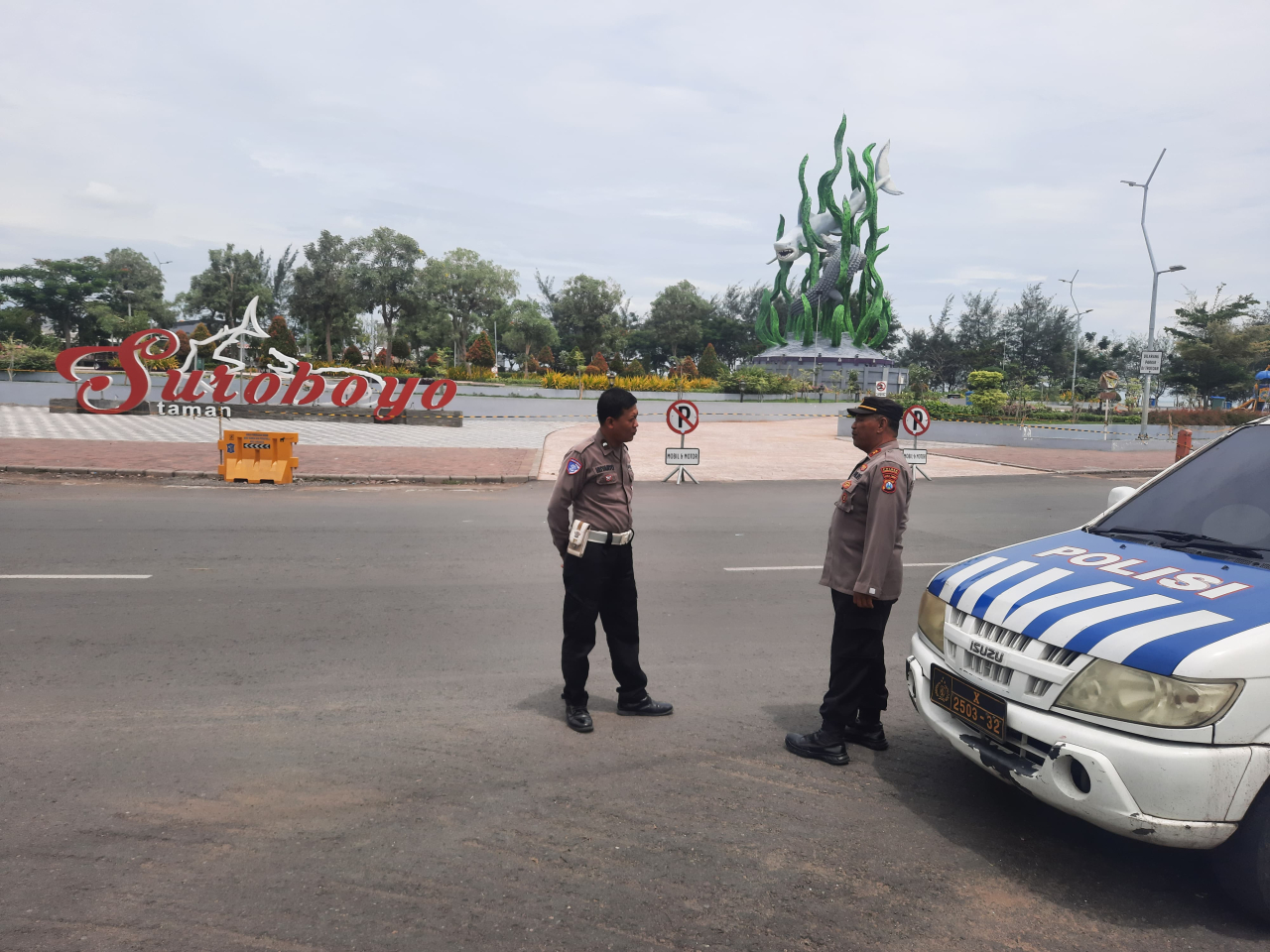 Personel Polsek Kenjeran Gelar Patroli Harkamtibmas di Taman Suroboyo