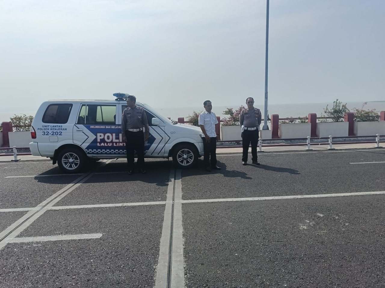 Patroli Harkamtibmas di Wilayah Kenjeran, Antisipasi 3C dan Pemantauan Situasi Pantai