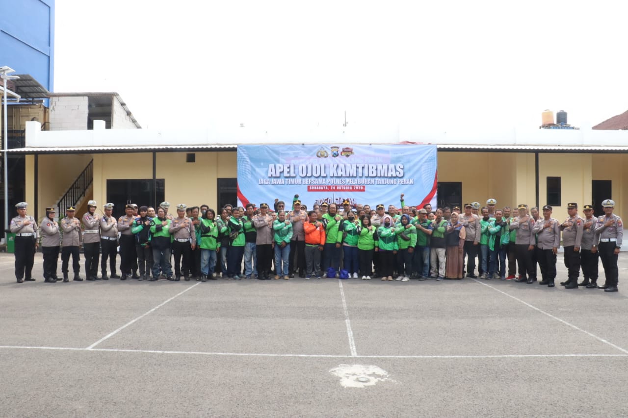 Polres Pelabuhan Tanjung Perak dan Komunitas Ojol Bersinergi Jaga Keamanan Surabaya Melalui Apel Kamtibmas