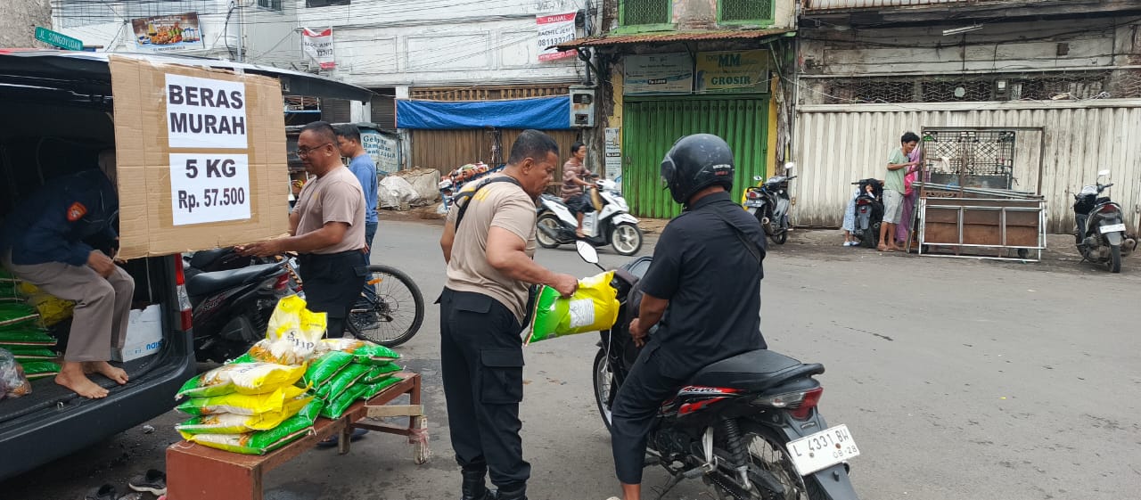 Gerakan Pangan Murah SPHP Digelar di Pasar Pabean Surabaya, Ratusan Sak Beras Ludes Terjual