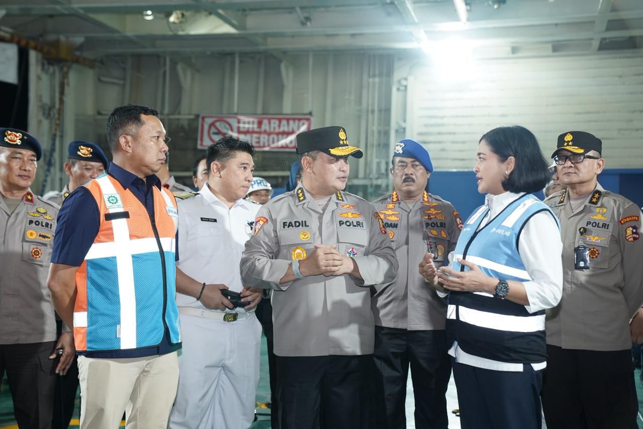 Polri dan PT Pelni Saling Apresiasi dalam Misi Kemanusiaan Penanganan Bencana di Aceh, Sumut, dan Sumbar