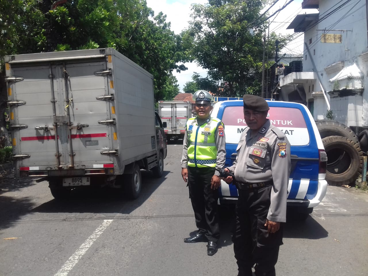 Patroli Kamtibmas dan Pengaturan Lalu Lintas Polsek Pabean Cantikan di Jalan Karet untuk Antisipasi 3C