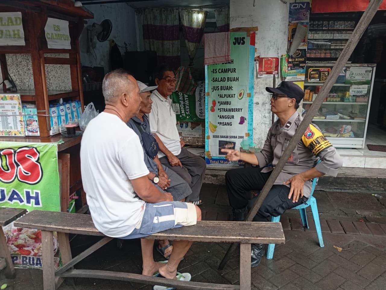 Bhabinkamtibmas Nyamplungan Intensifkan Sambang Warga dan Sampaikan Himbauan Kamtibmas