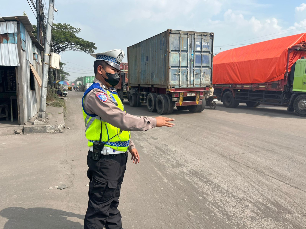 Satlantas Polres Pelabuhan Tanjung Perak Intensifkan Patroli dan Pemantauan Arus Lalu Lintas