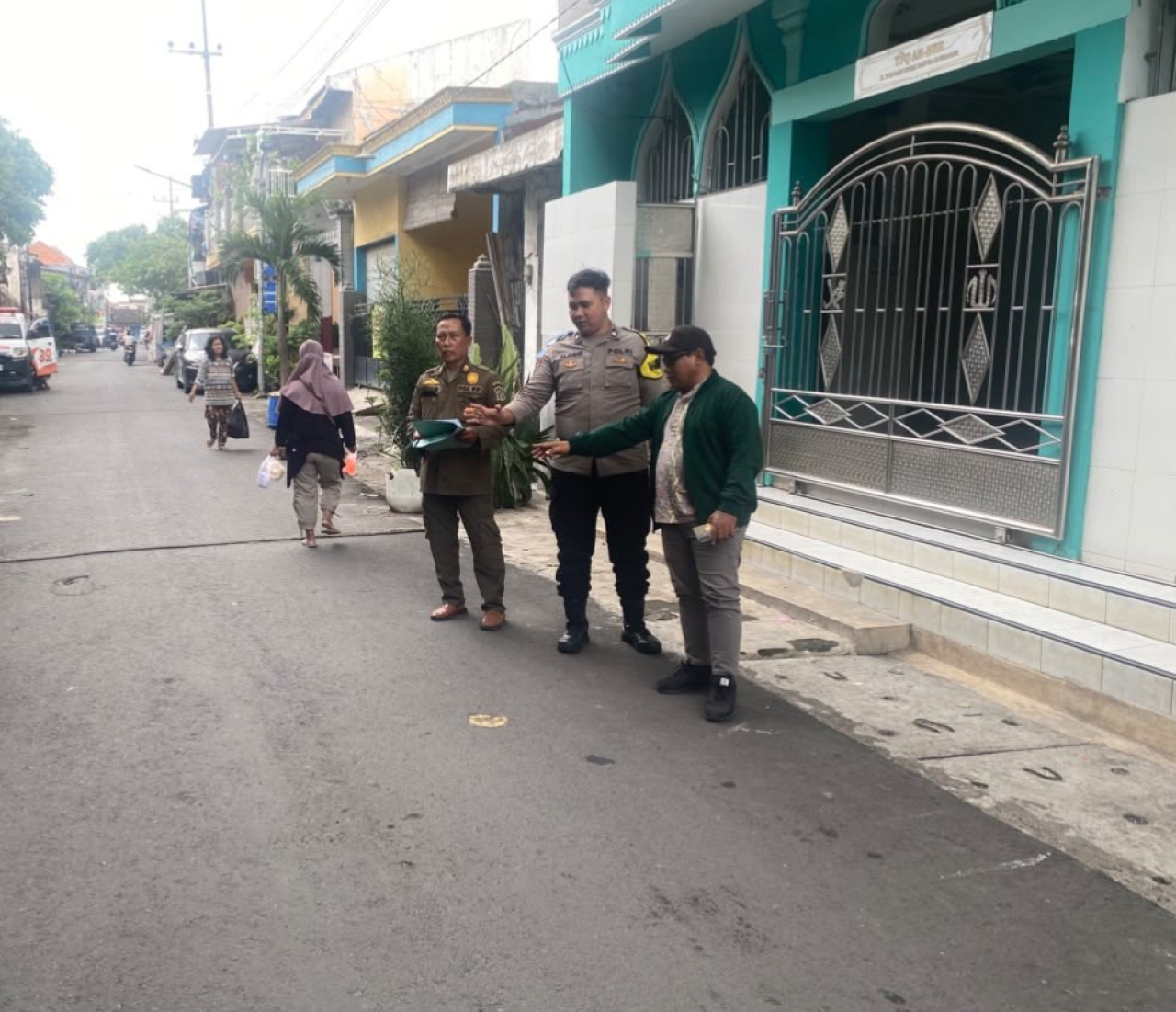 Bhabinkamtibmas Wonokusumo Sambang Warga dan Sampaikan Pesan Kamtibmas di Wonosari Wetan Baru