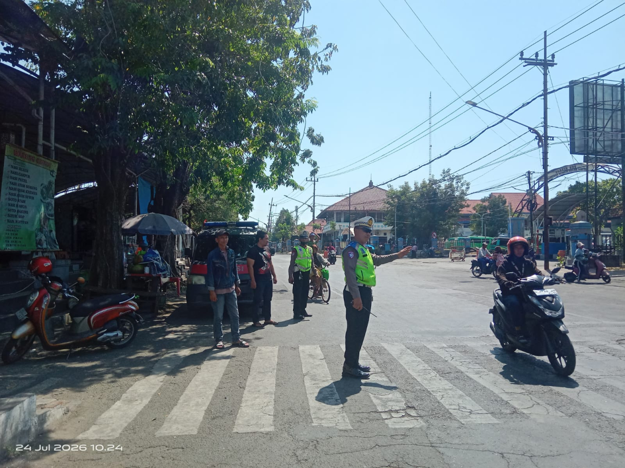 Polsek Semampir Patroli Harkamtibmas di Jalan Pegirian, Antisipasi Gangguan Kamtibmas