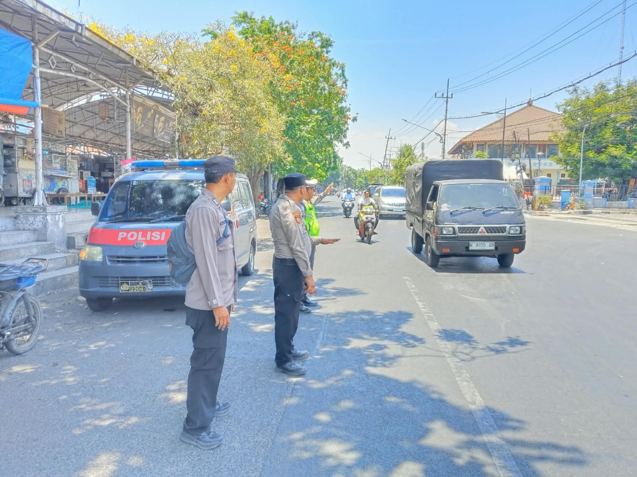 Polsek Semampir Patroli Kamtibmas di Kawasan Wisata Religi Sunan Ampel, Antisipasi 3C