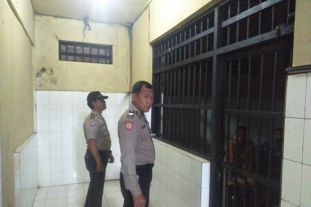 Polsek Kenjeran Cek Rutin Tahanan Pagi Hari