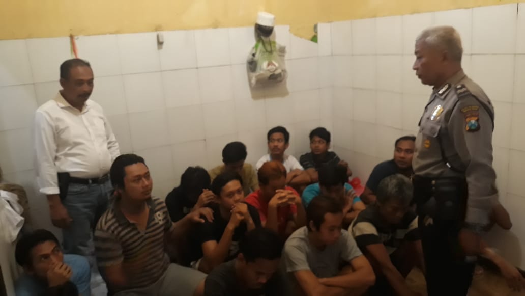 Cegah Tahanan Melarikan Diri, Polsek Asemrowo Lakukan Pengecekan Setiap Hari