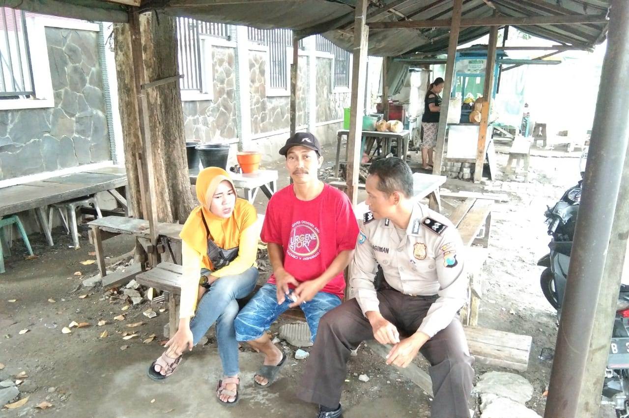 Babinkamtibmas Takal Kedinding Sampaikan Himbauan Waspada Hoax Ke Warga