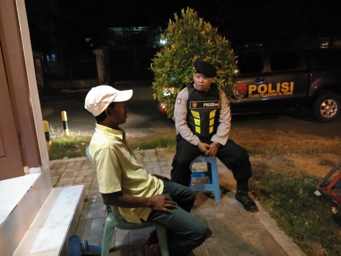 Satsabhara Polres Tanjung Perak Gelar Patroli Malam di Pemukiman