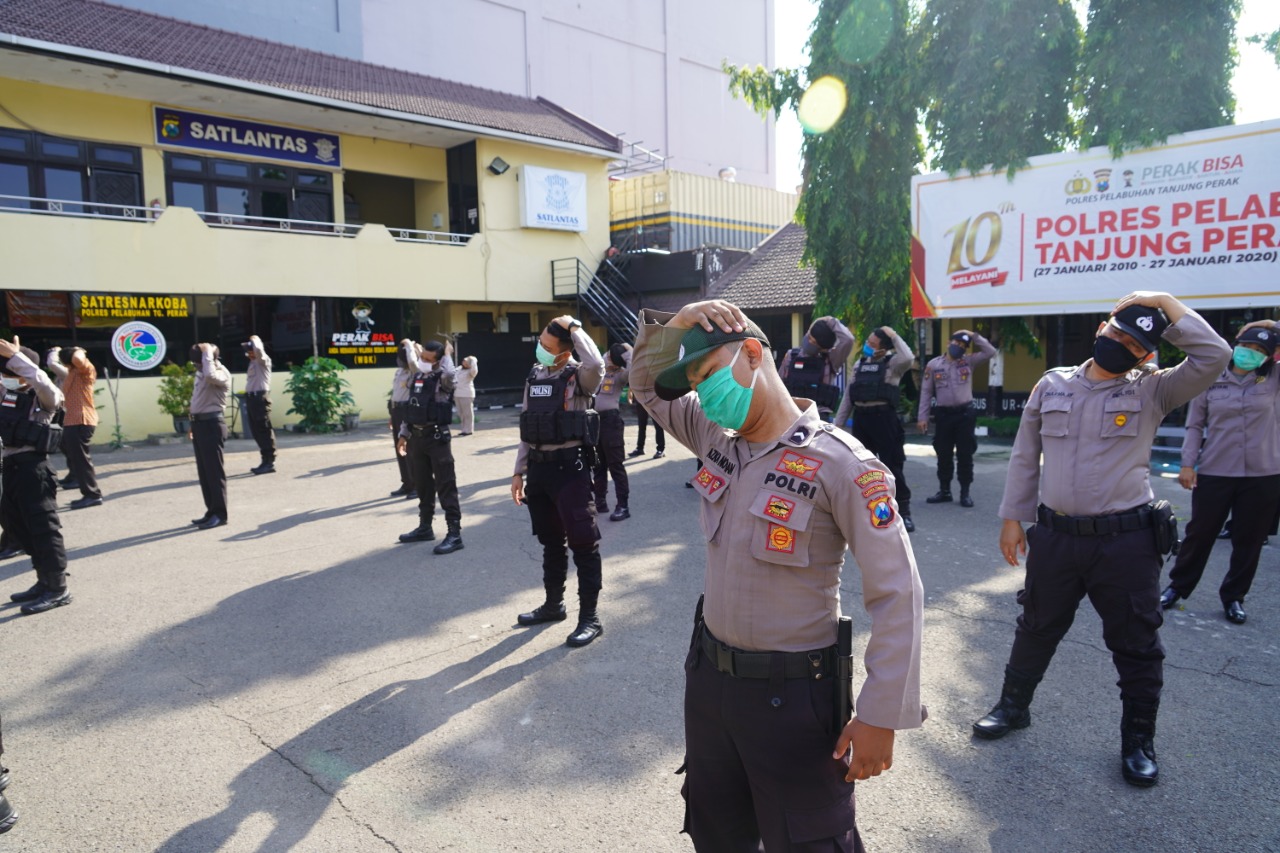 Polres Tanjung Perak Wajibkan Personil Ikuti Olahraga & Berjemur Untuk Tingkatkan Imunitas