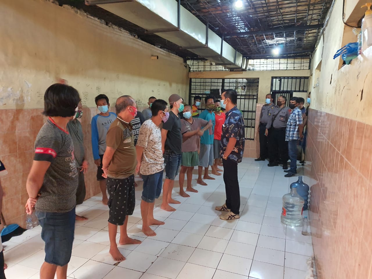 Cegah Tahanan Melarikan Diri, Polsek Krembangan Laksanakan Pengecekan Pagi & Malam