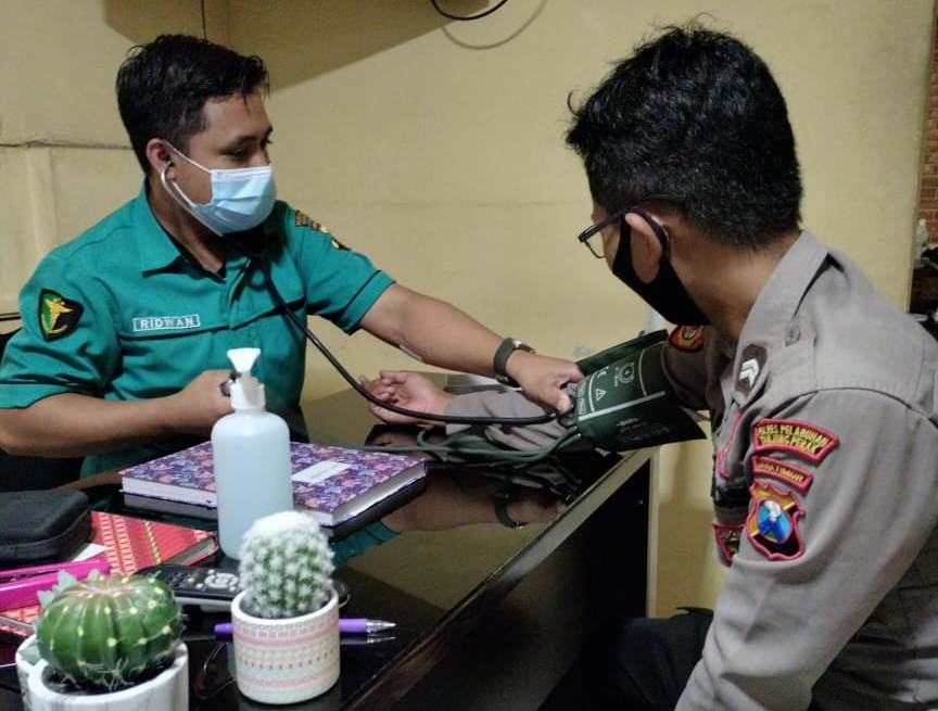 Urkes Bag Sumda Polres Tanjung Perak Beri Pelayanan Kesehatan Untuk Personil