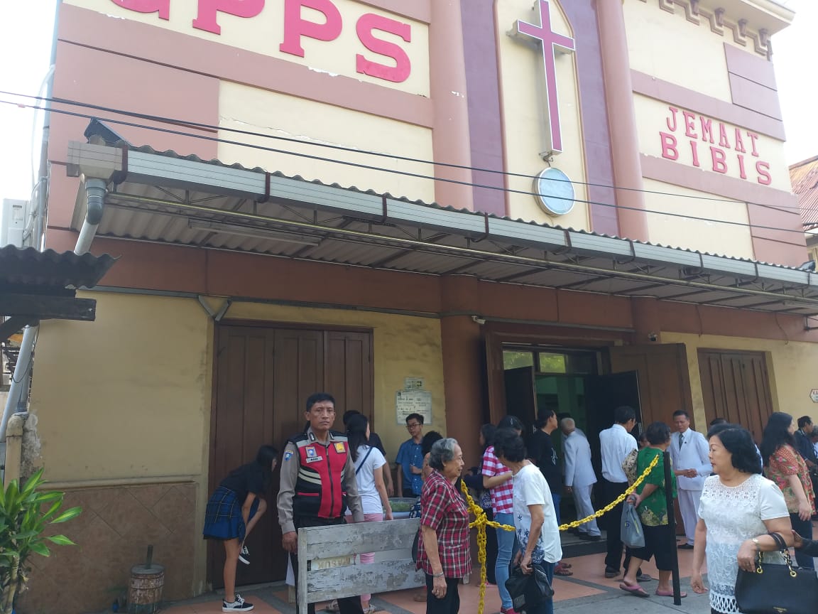 Babinkamtibmas Bongkaran PAM Kebaktian Minggu