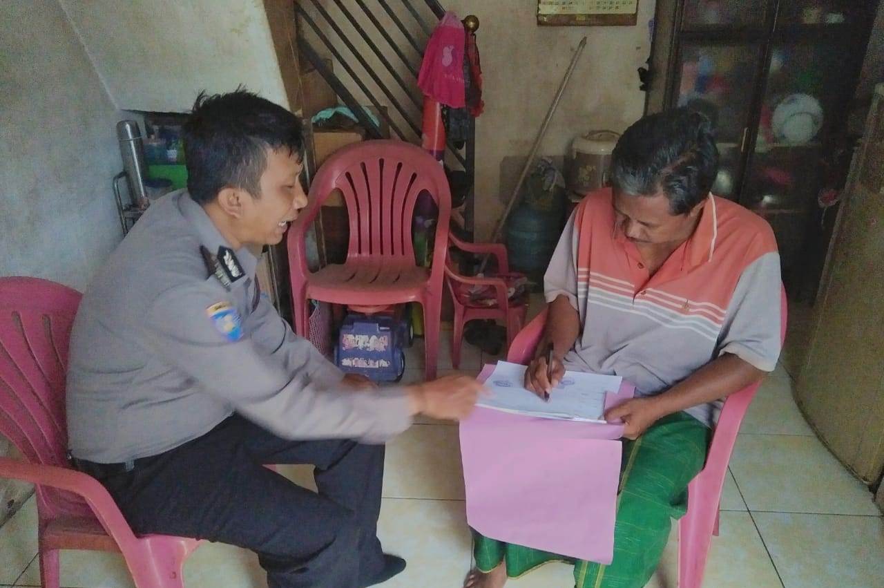 Polsek Asemrowo Lakukan Pengecekan Identitas Calon Peserta SIPSS