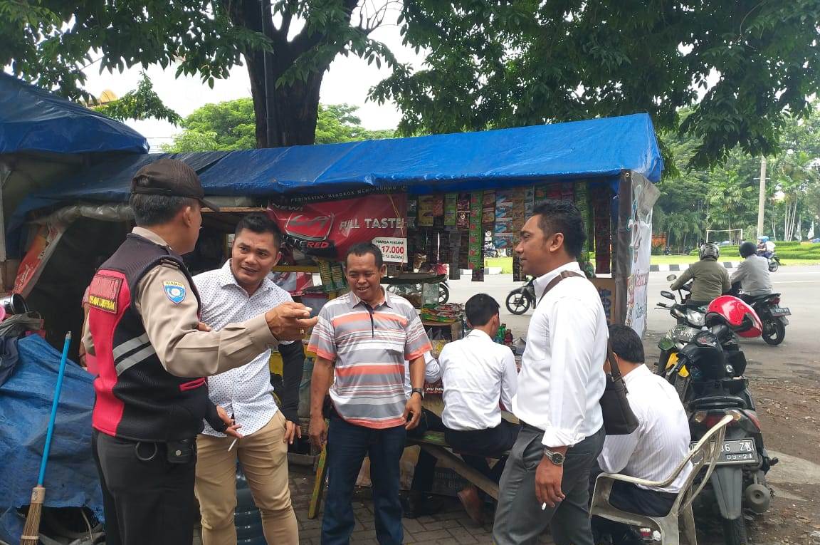 Jaga Kondusifitas, Babinkamtibmas Bongkaran Sampaikan Pesan Jaga Kerukunan