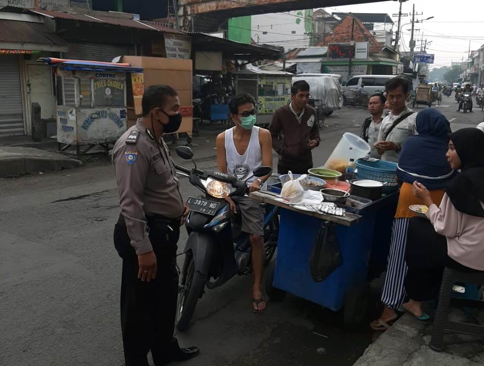 Babinkamtibmas Krembanan Utara Sampaikan Pesan Jaga Kebersihan Untuk Cegah Penularan Corona