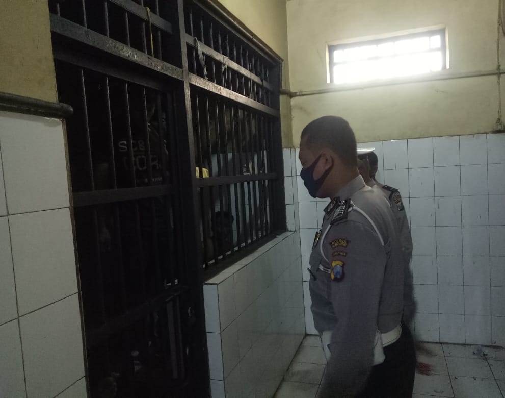 Lakukan Pengecekan Rutin, Polsek Kenjeran Cegah Tahanan Kabur