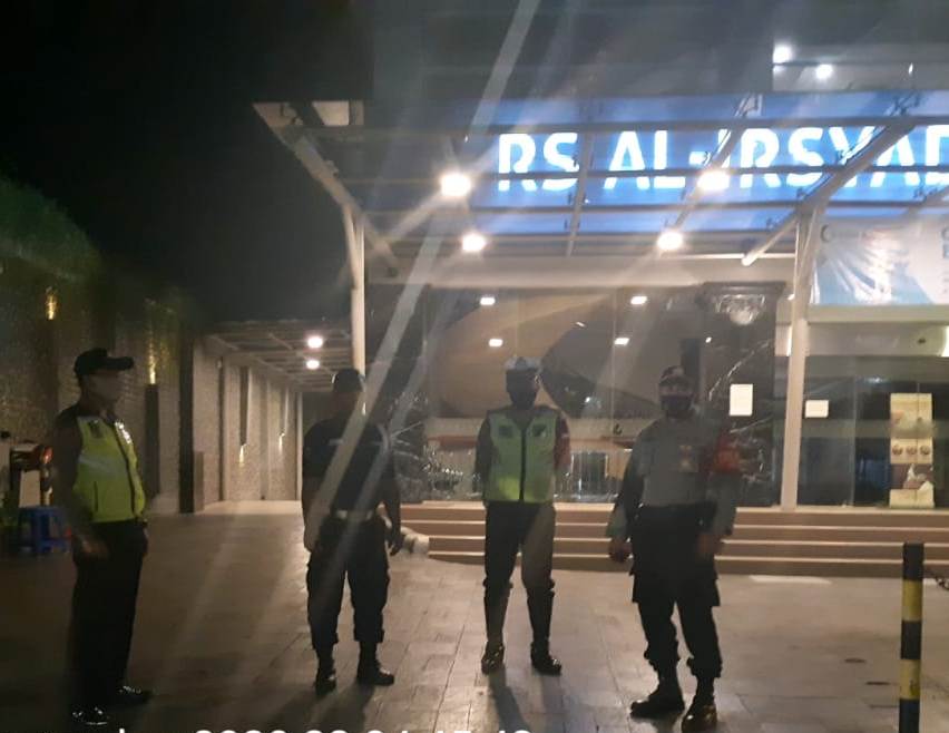 Polsek Pabean Cantikan Pantau Keamanan Obyek Vital Melalui Patroli Malam