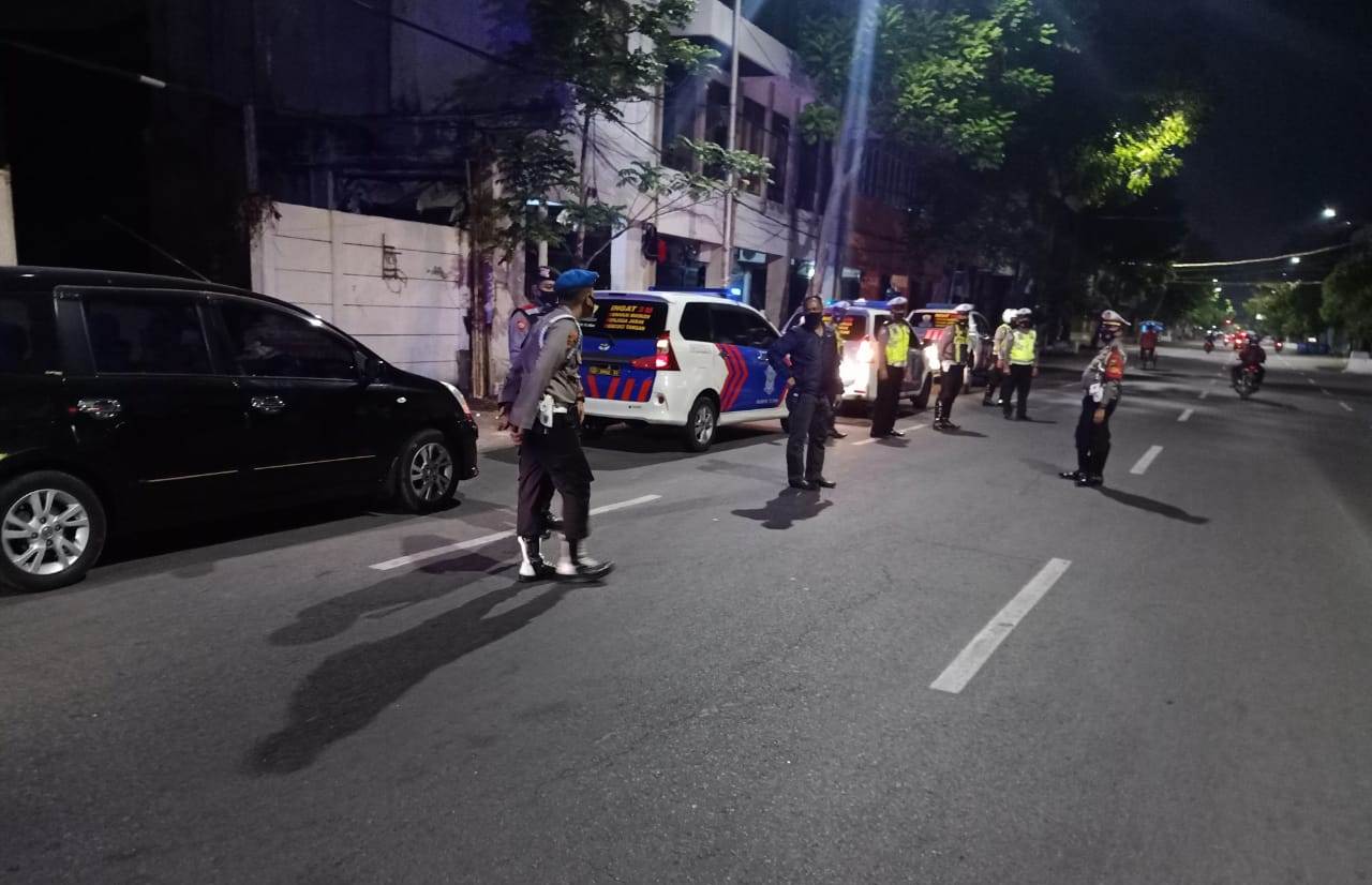 Polres Tanjung Perak Gelar Patroli Skala Besar Antisipasi 3C & Penertiban Masker