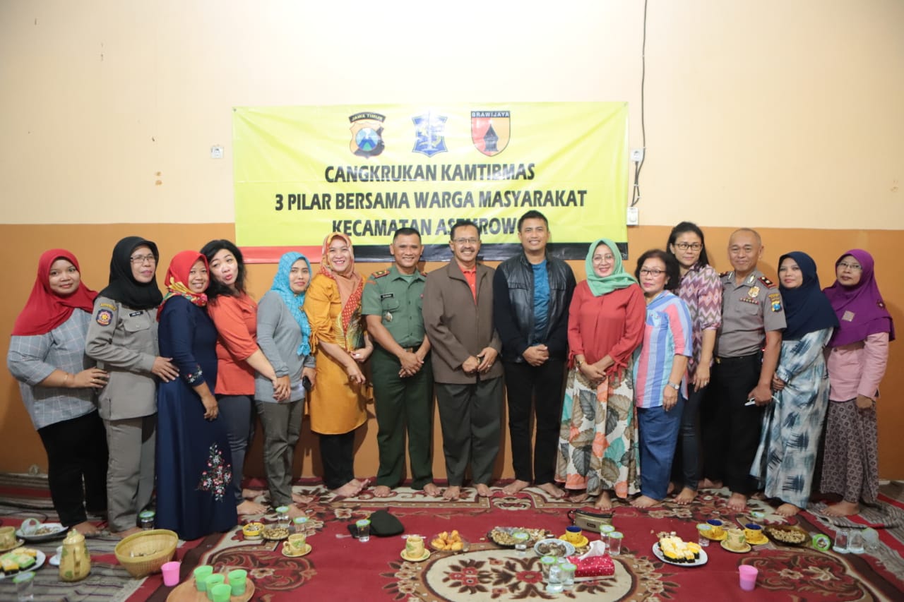 Kapolres Tanjung Perak Sampaikan Pesan Kamtibmas di Acara Cangkrukan