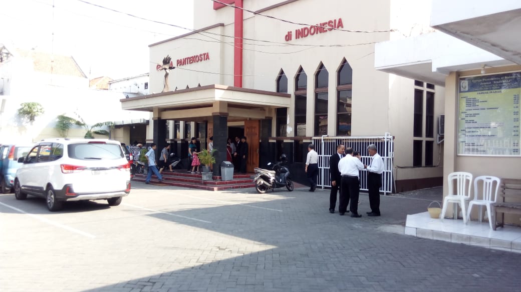 Babinkamtibmas Perak Timur Kawal Kebaktian Minggu di Gereja Pantekosta