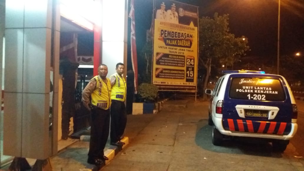 Unit Lantas & Unit Sabhara Polsek Kenjeran Patroli Gerai ATM
