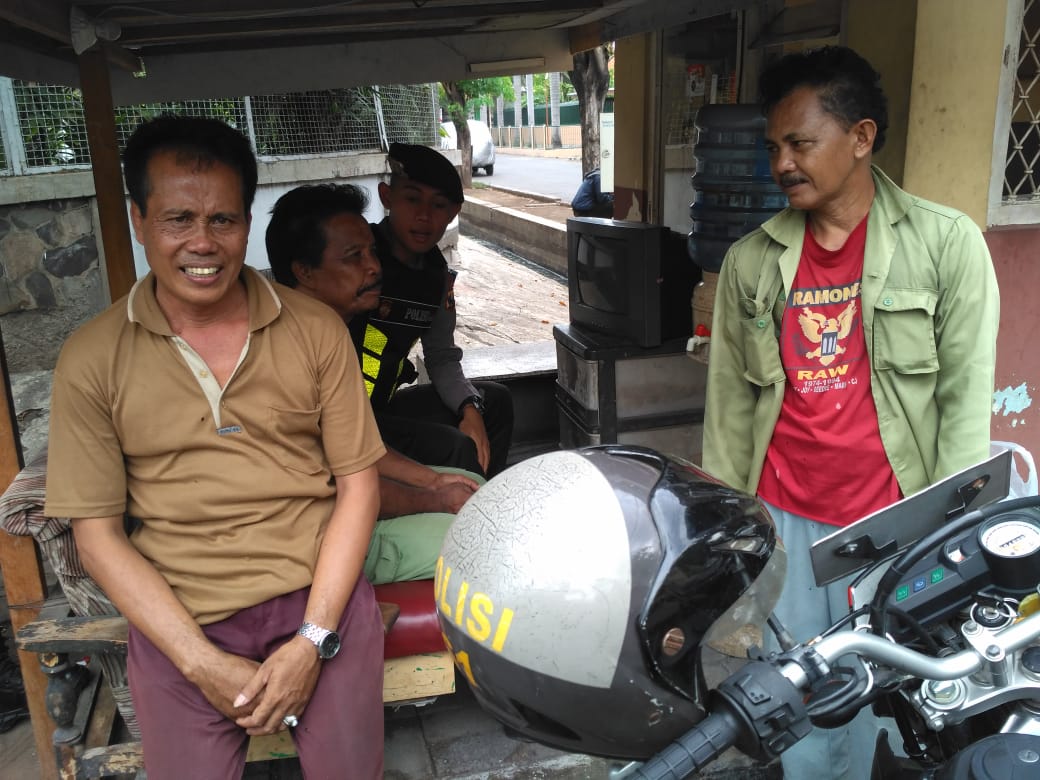 Satsabhara Polres Tanjung Perak Patroli Pemukiman Jalan Kelantan