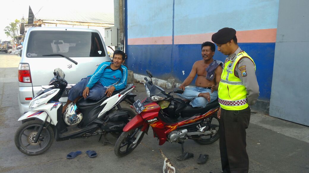 Satsabhara Titip Pesan Waspada Kebakaran Kepada Penjaga Gudang