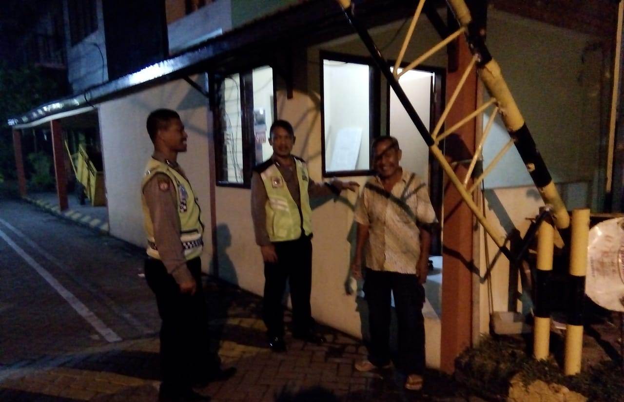 Polsek Krembangan Patroli Pemukiman, Sampaikan Pesan Waspada Orang Tak Dikenal