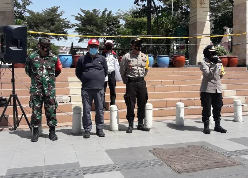 Kapolres Tanjung Perak Pimpin Apel Persiapan Penertiban Masker di Pasar-Pasar