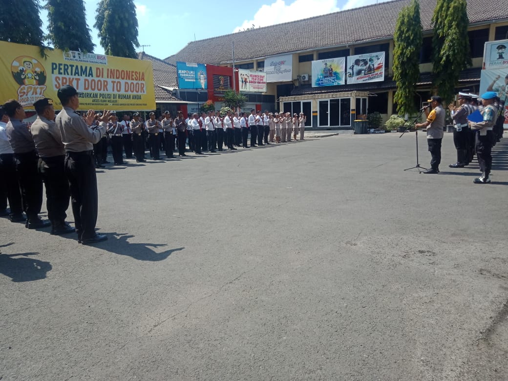 Wakapolres Tanjung Perak Gelar Apel Pagi Jam Pimpinan