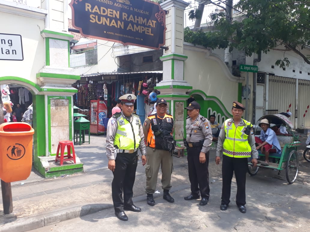 Polsek Semampir PAM Wisata Religi Ampel
