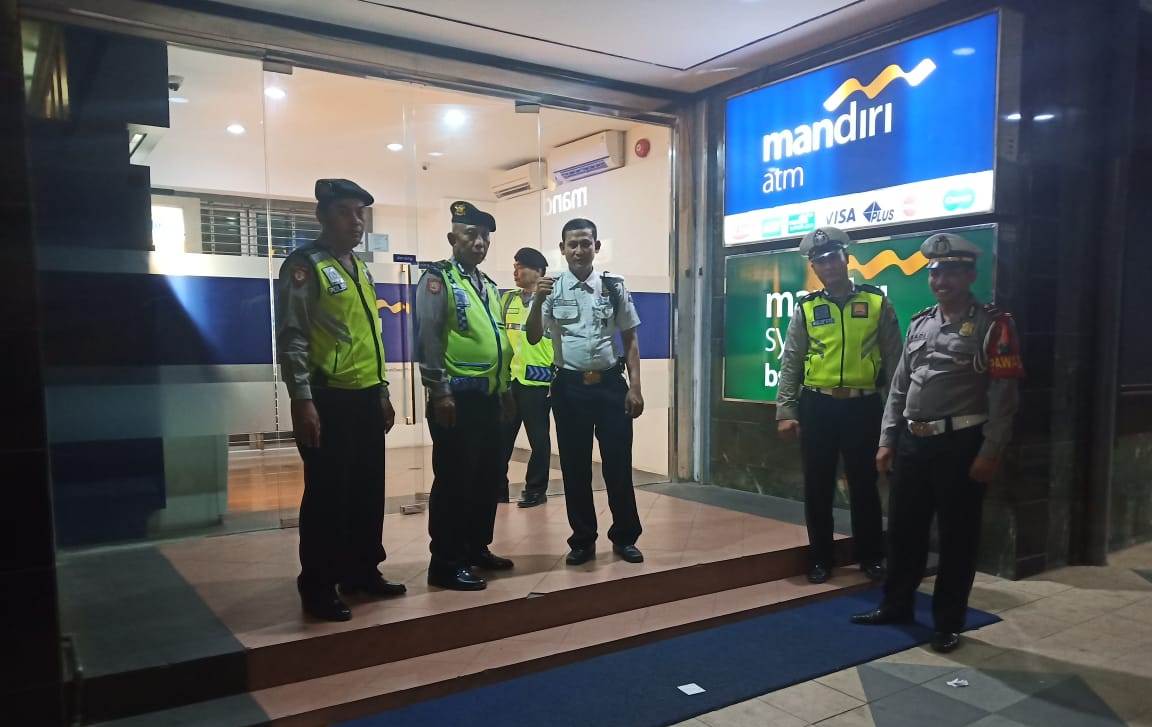 Polsek Pabean Cantikan Gelar Patroli Malam Perbankan, Cegah Tidak Kriminalitas 3C