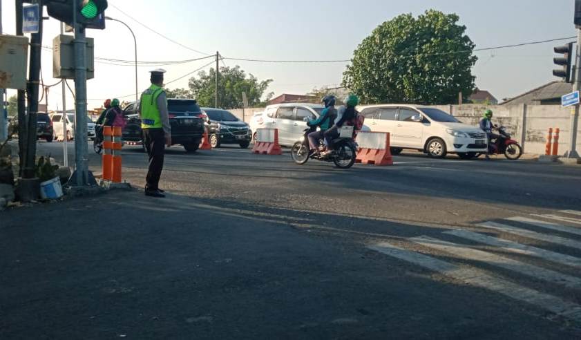 Polsek Kenjeran Gelar Pengaturan Pagi, Berikan Pelayanan  Pada Masyarakat