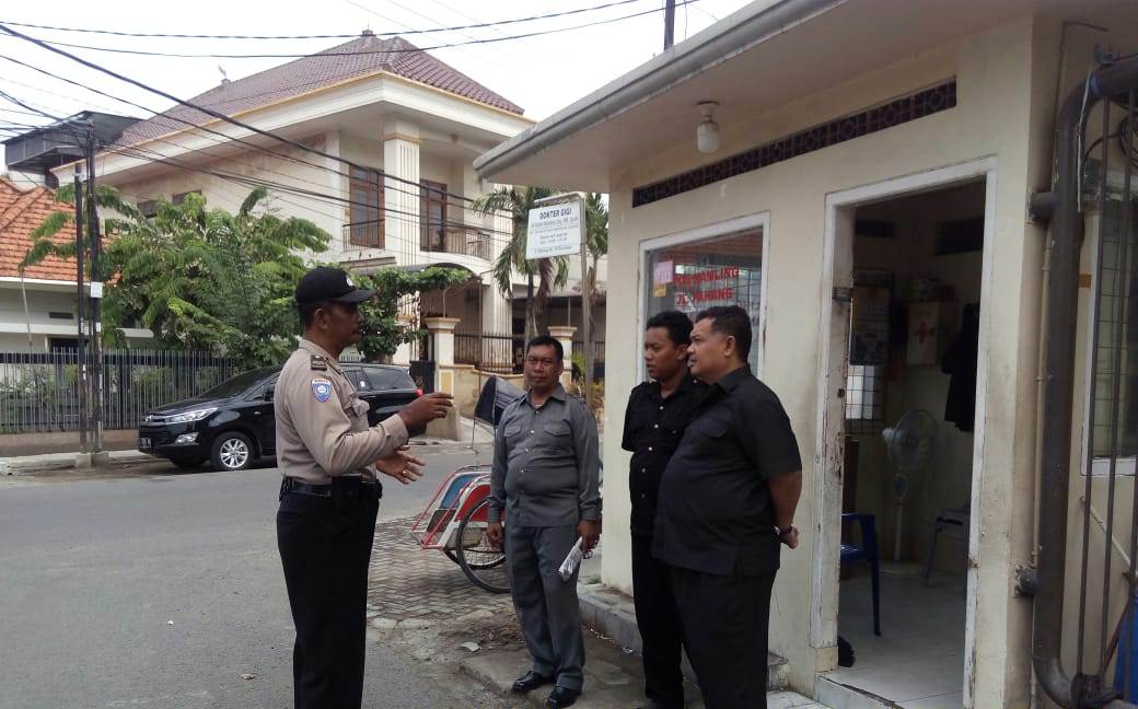 Babinkamtibmas Perak Timur Sambang Pemukiman, Titip Pesan Waspada Orang Tak Dikenal