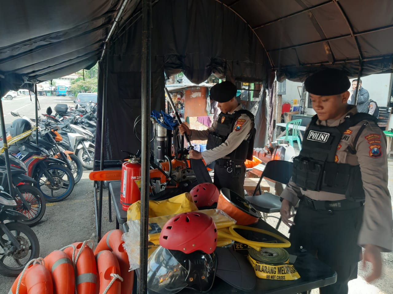 Raimas Satsabhara Polres Tanjung Perak Periksa Peralatan Siaga Bencana