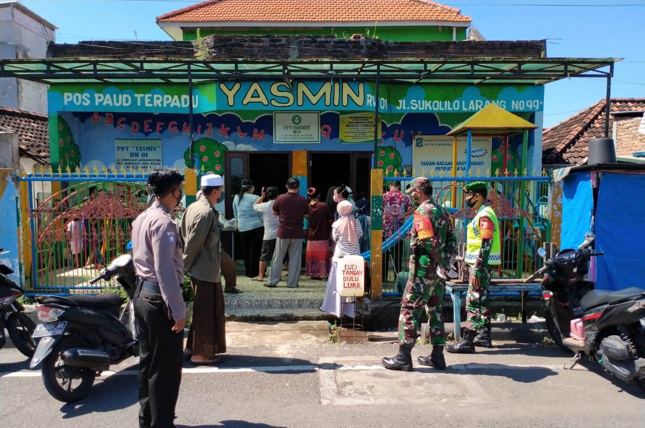 Babinkamtibmas Sukolilo Baru Amankan Kegiatan Rapid Test