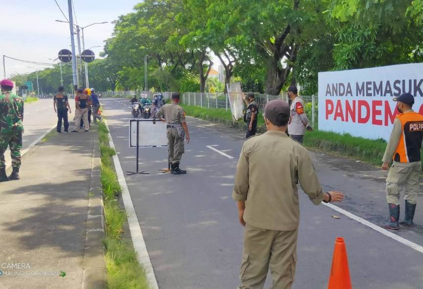 Polsek Kenjeran Gelar Operasi Penertiban Masker Bersama Instansi Samping di Akses Suramadu