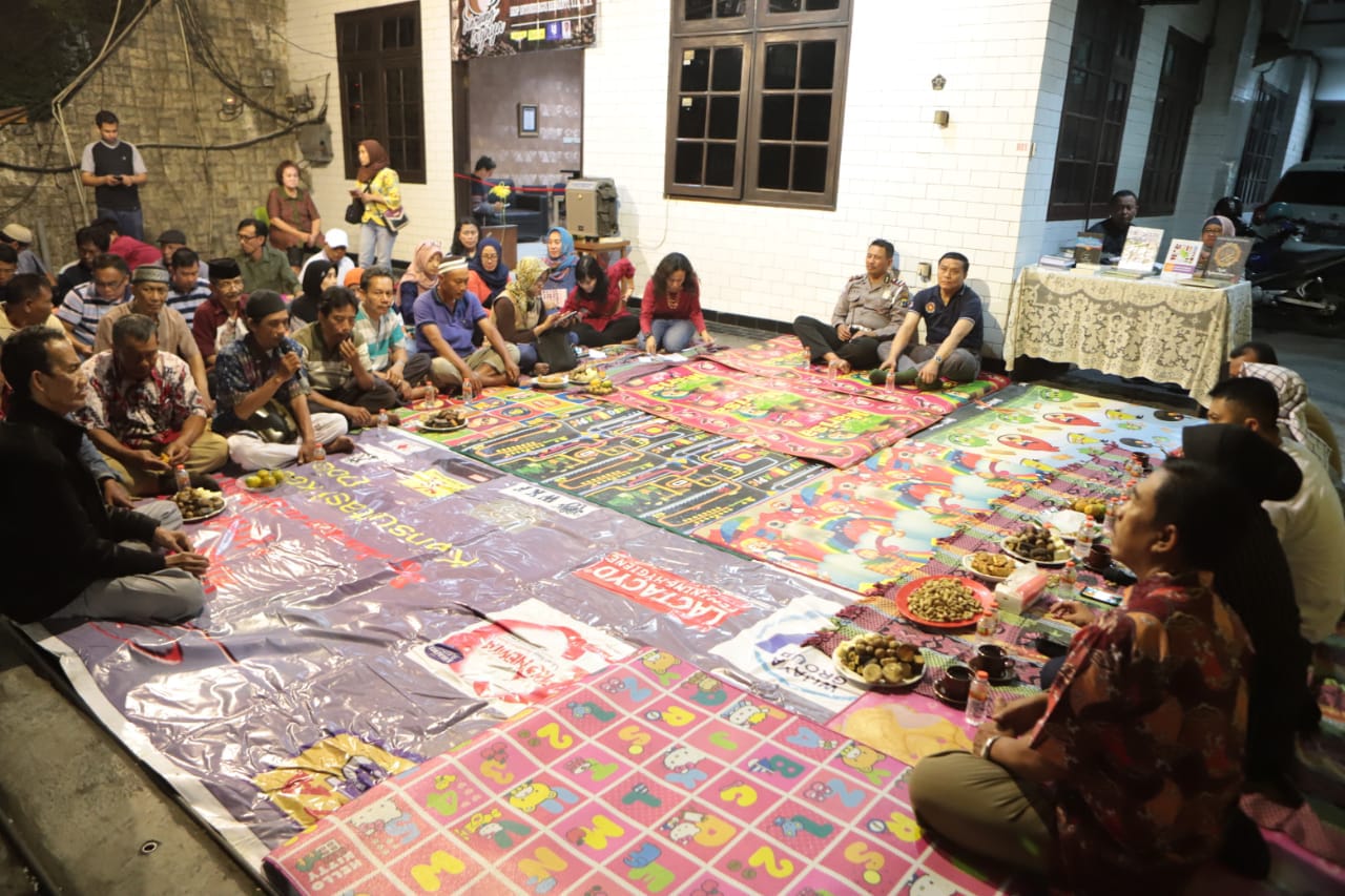 Kapolres Tanjung Perak Hadir di Acara Cangkrukan Bersama Radio Wijaya