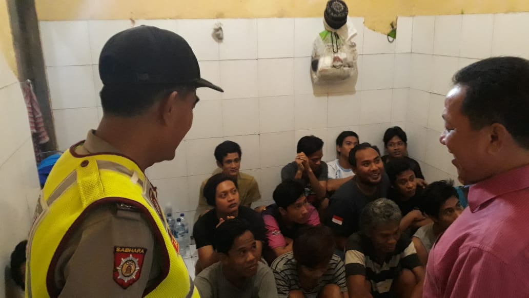 Polsek Asemrowo Cek Rutin Tahanan Setiap Pagi